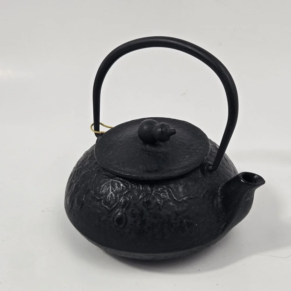 Vintage Kafuh Japanese Cast Iron Tetsubin Teapot Kettle with Infuser